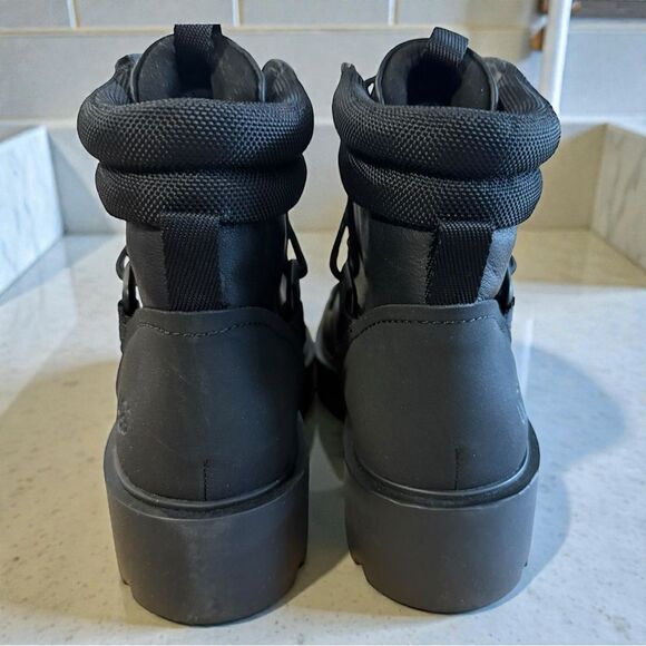 New In Box UGG Black Tioga Hiker Boots Size 8 - Picture 9 of 9